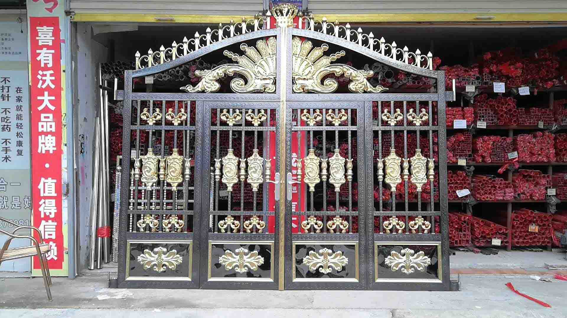 黑鈦金不銹鋼大門(mén).jpg